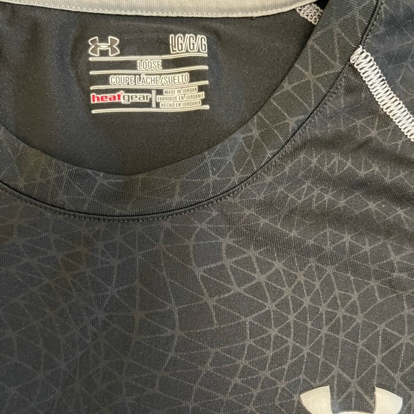 Under Armor T-Shirt - Picture 2 of 3